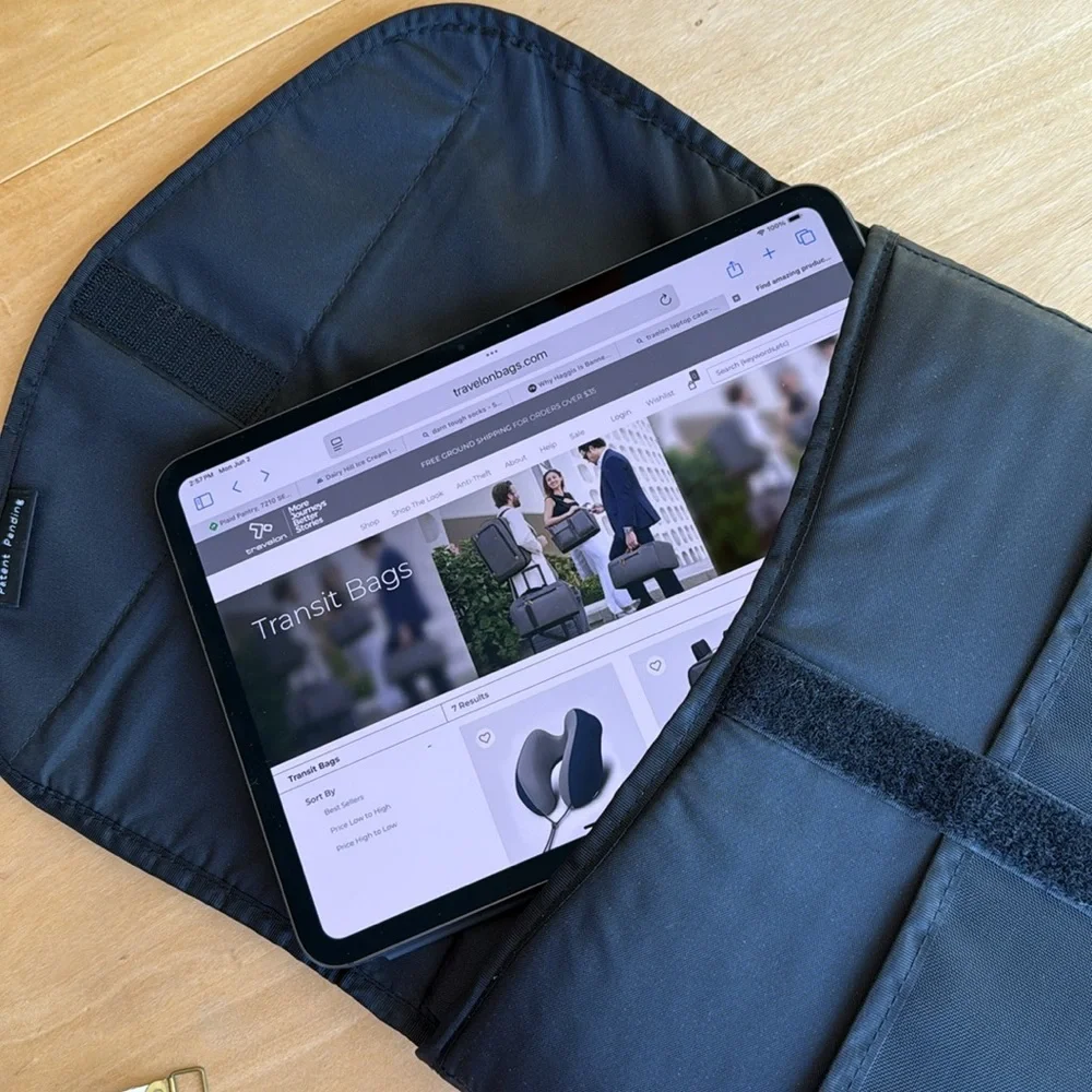 Travelon tablet tote